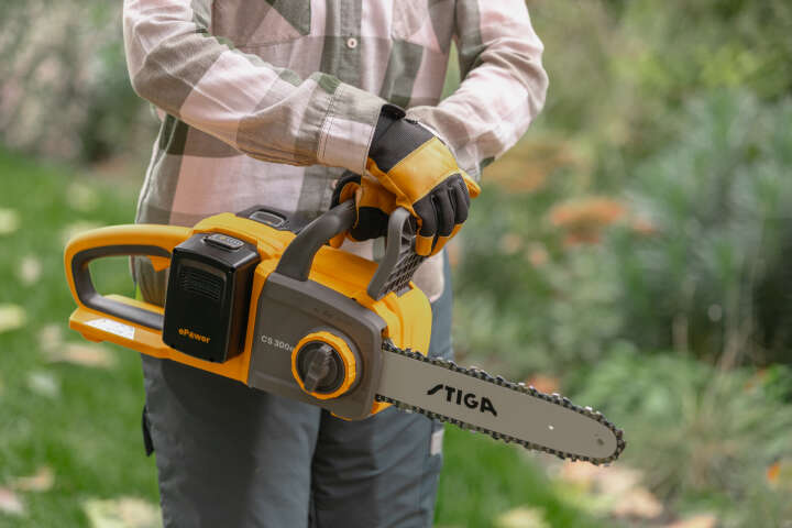 STIGA Akku-Kettensäge CS 300e Kit